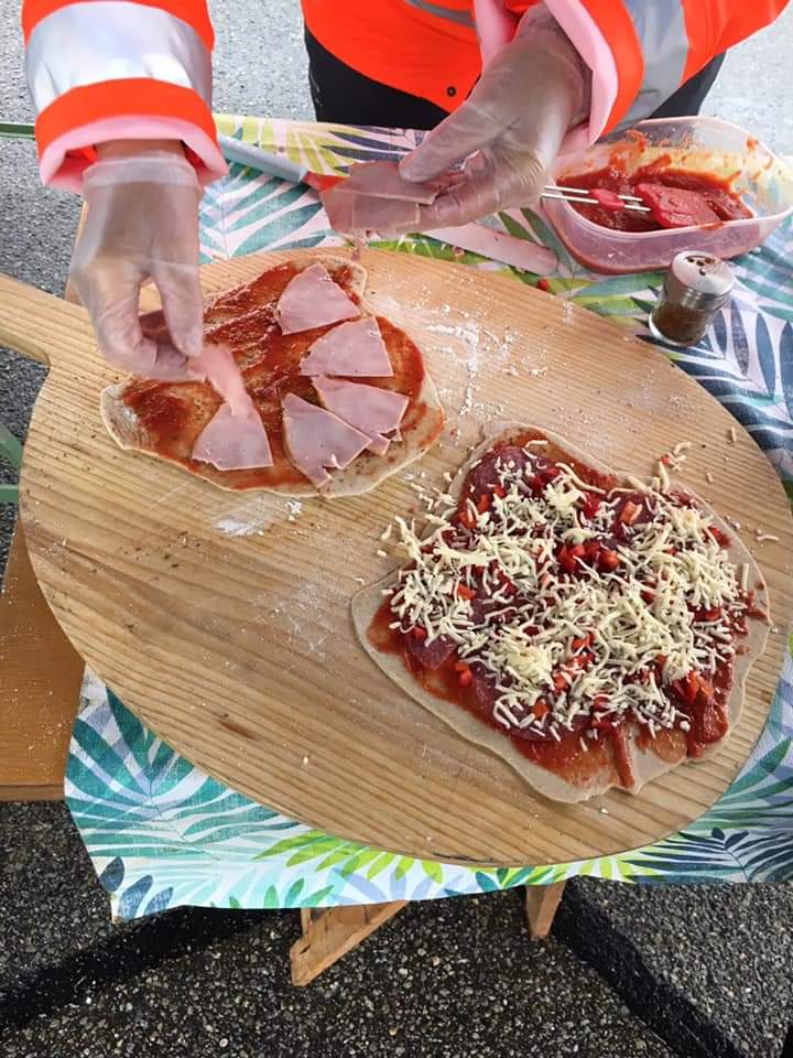 Pizza belegen