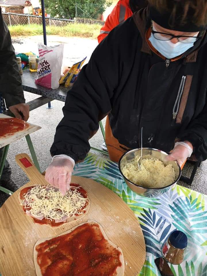 Pizza belegen