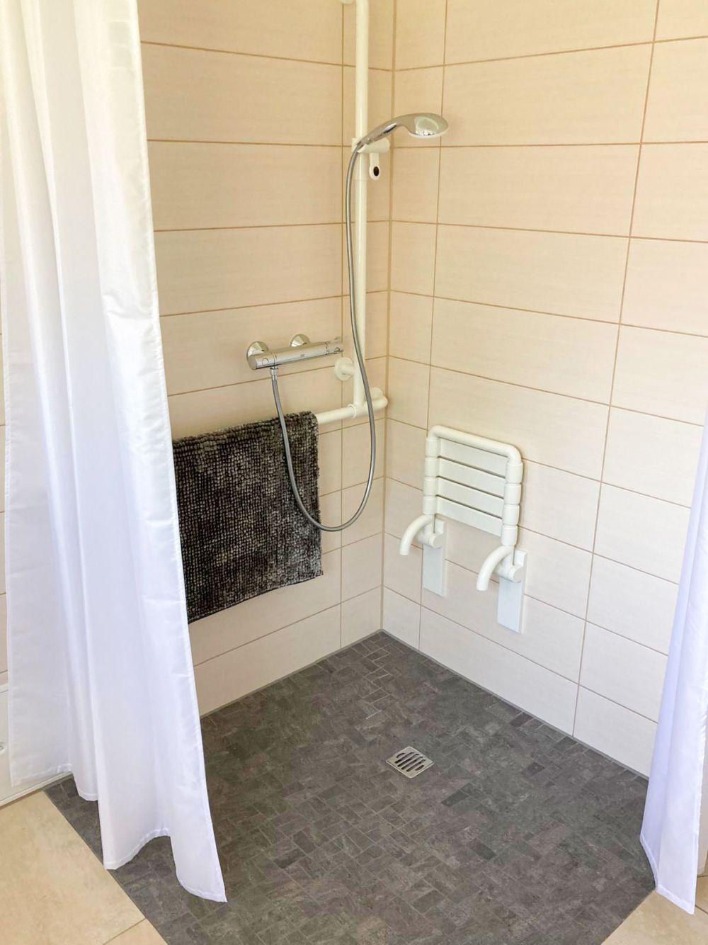 Behindertengerechte Dusche